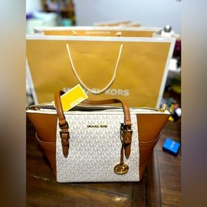 Vanilla Michael Kors Purse